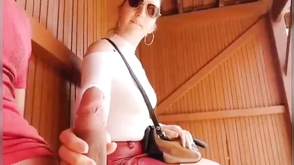 Обнаглел и она не удержалась